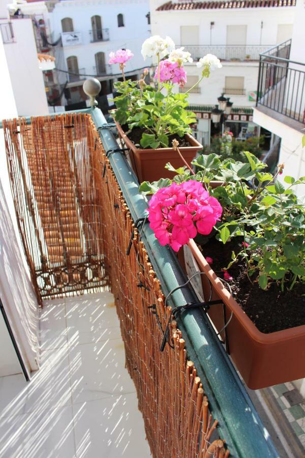Apartamentos Eduardo Rico Nerja Luaran gambar
