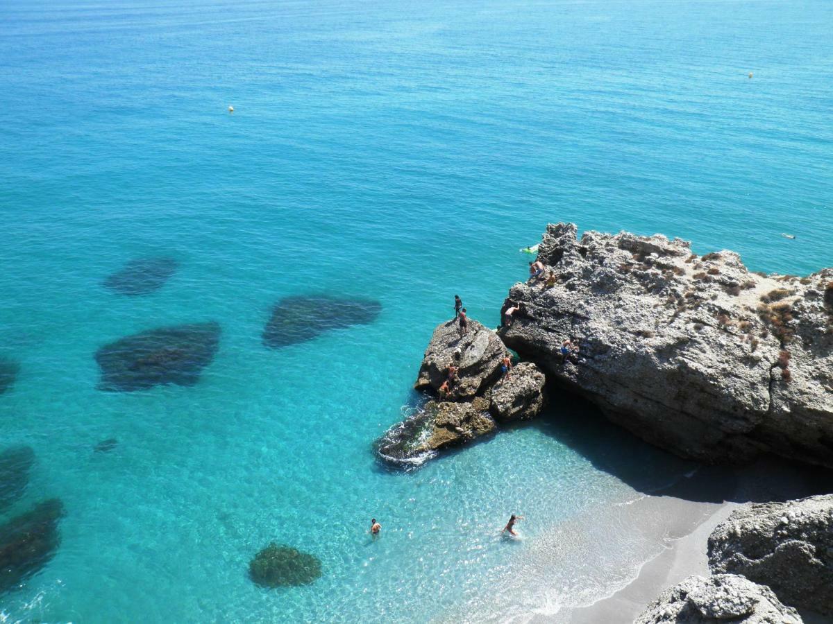 Apartamentos Eduardo Rico Nerja Luaran gambar